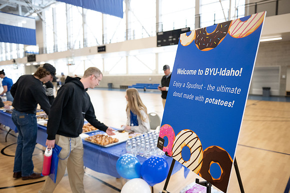 New Student Orientation Student Check In - Apr 2025