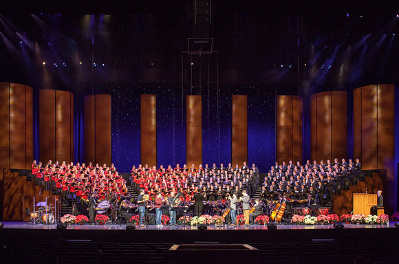 At the BYU-Idaho Christmas, the university dance department, choirs and orchestra, came together with guest artists Canadian Brass for a beautiful and uplifting show.
