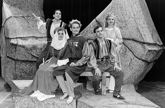 Actors of Pippen.