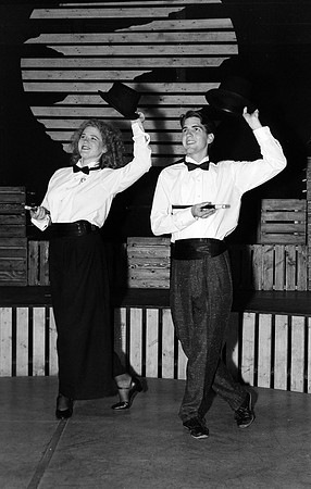 Dancers of the musical reune.