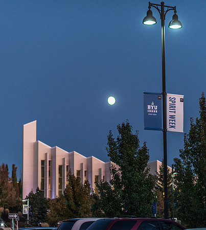 Spirit Week: Moonrise over the Taylor Building.