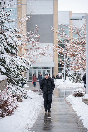 BYU-Idaho students walking through Campus during Winter. Fall Semester