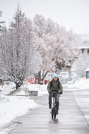 BYU-Idaho students walking through Campus during Winter. Fall Semester