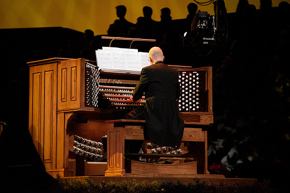 Organist dress rehearsal performance of A BYU-Idaho Christmas with Frederica von Stade and the Sonos Handbell Ensemble.