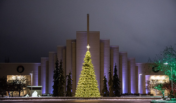 BYU-Idaho decorated for the Holidays. Taylor Quad is adorned with a new Christmas Tree.