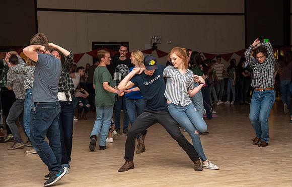 Country dancing - June 2022