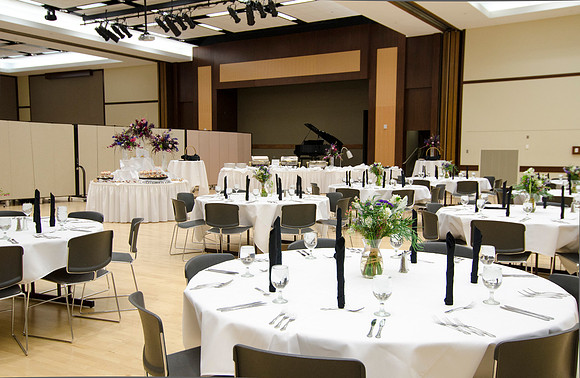 Food services caters the President's Advancement Council dinner.
