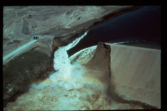 Teton Dam Bursting 1976