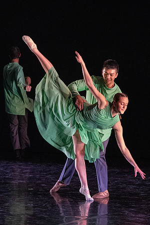 Performance of Dance Alliance.