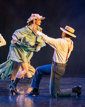 Performance of Dance Alliance.