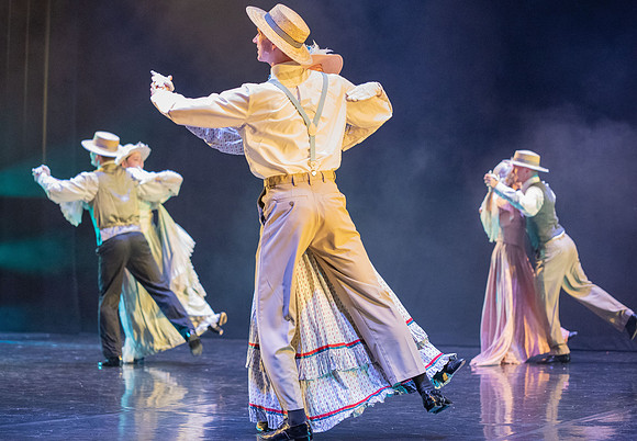 Performance of Dance Alliance.