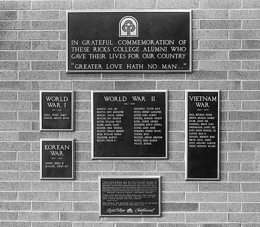 Veterans Memorial - Apr 1989