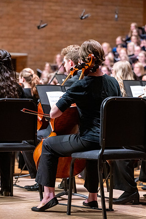 The Sacred Music Oratorio performs.
