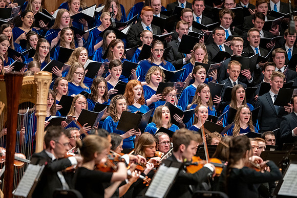 The Sacred Music Oratorio performs.