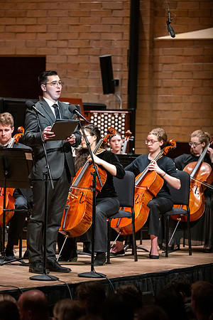 The Sacred Music Oratorio performs.