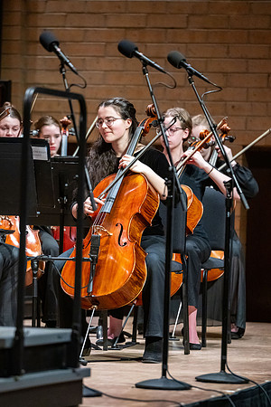The Sacred Music Oratorio performs.