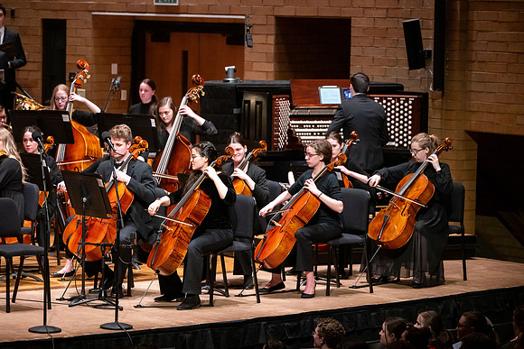 The Sacred Music Oratorio performs.