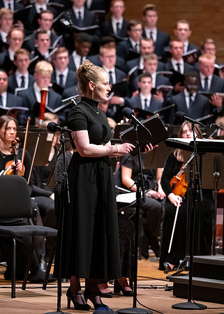 The Sacred Music Oratorio performs.