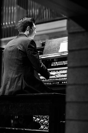 The Sacred Music Oratorio performs.