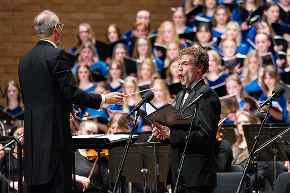 The Sacred Music Oratorio performs.