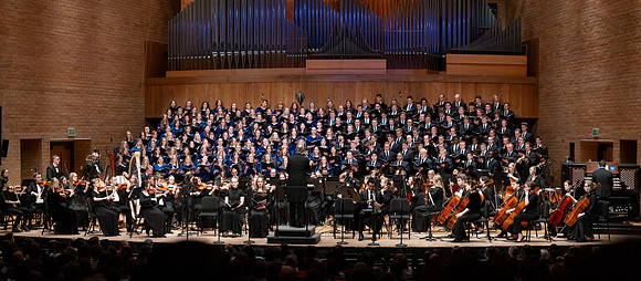 The Sacred Music Oratorio performs.