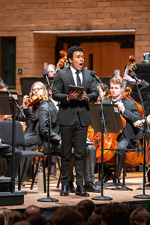 The Sacred Music Oratorio performs.