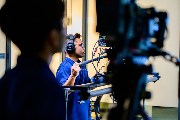 Video shoot of Ross Baron talking about the Uniqueness of the Jerusalem Center for online Ed Week.