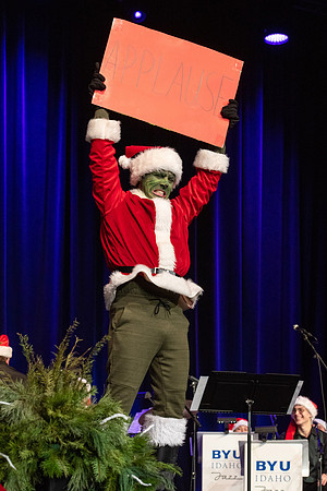 Sound Alliance and Vocal Union perform Swinging Christmas in the Hart Gym.