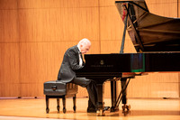 Del Parkinson piano concert in the snow building.