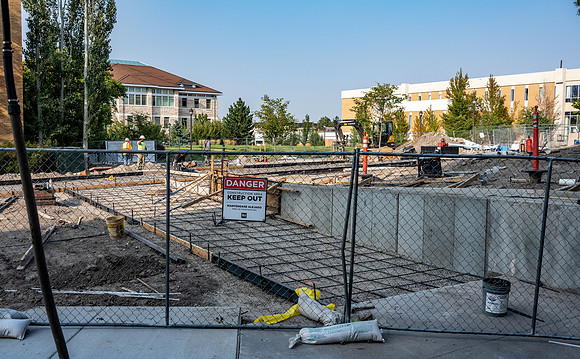 Campus construction continues on the North side of the library the first day of fall semester.
