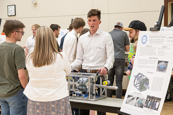 Students present their research at the R&CW Conference.