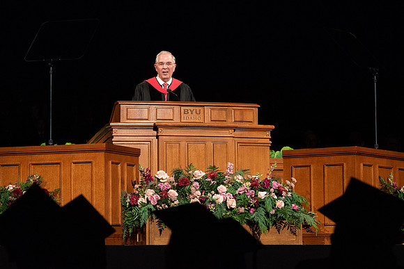 Commencement - Apr 2022