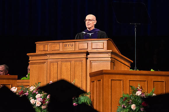 Commencement - Apr 2022
