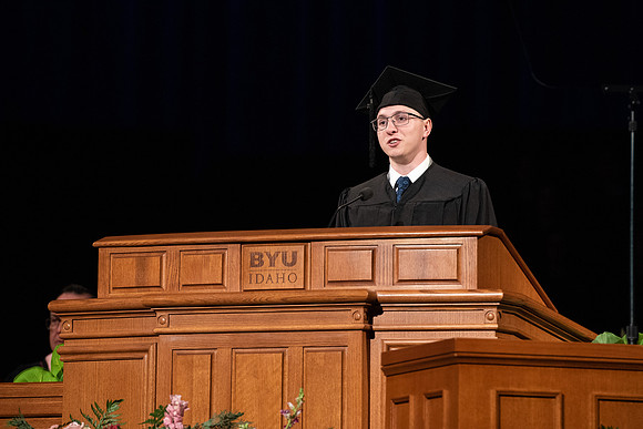 Commencement - Apr 2022