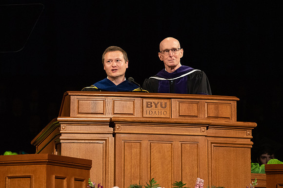 Commencement - Apr 2022