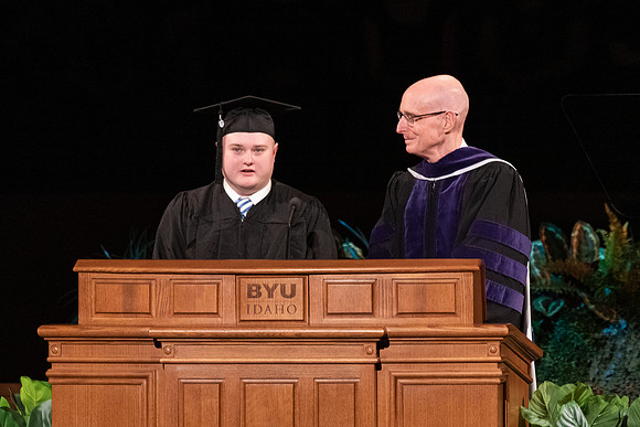 Commencement - Apr 2022
