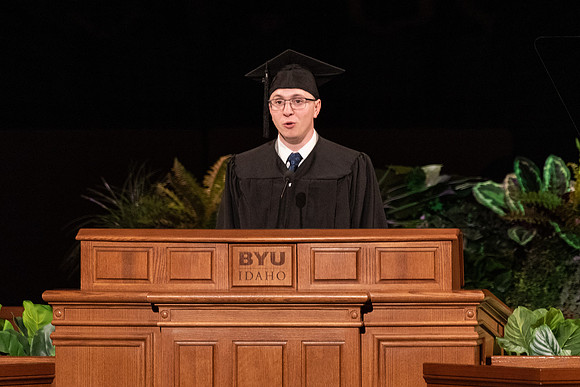Commencement - Apr 2022