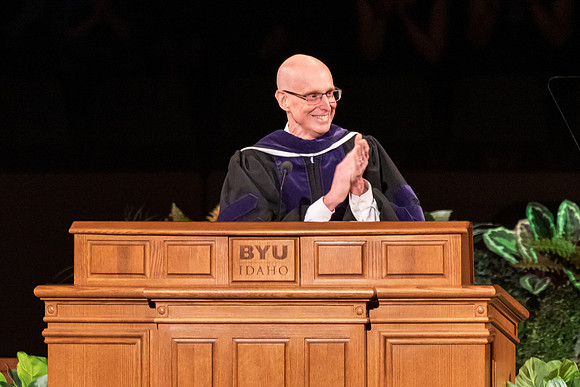 Commencement - Apr 2022