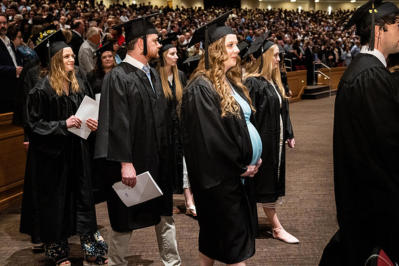 Commencement - Apr 2022