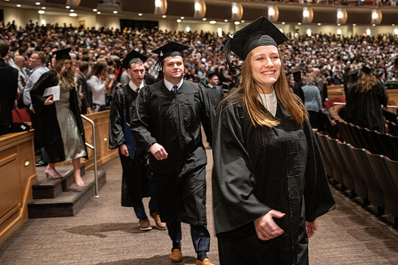 Commencement - Apr 2022