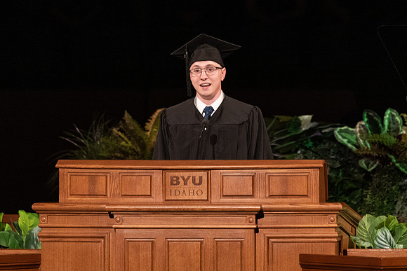 Commencement - Apr 2022