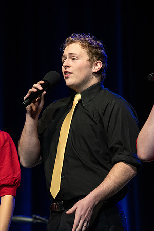 Sound Alliance and Vocal Union perform Swinging Christmas in the Hart Gym.