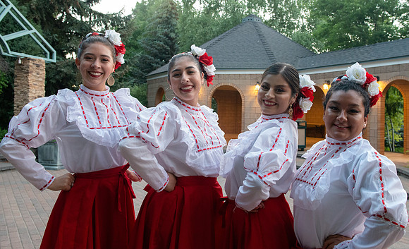 Mexican folclore group