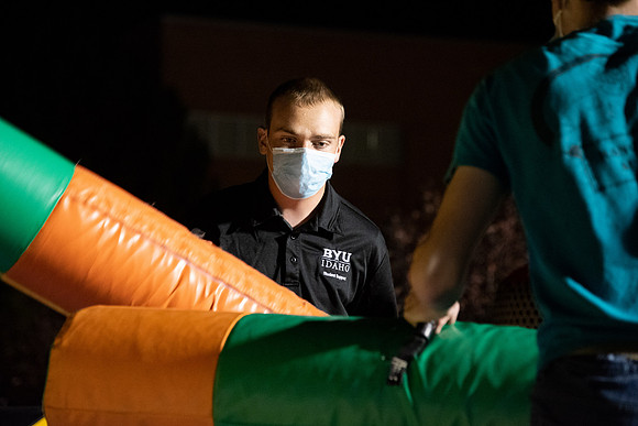 Students enjoy activities while wearing face masks to kick off the fall semester.
