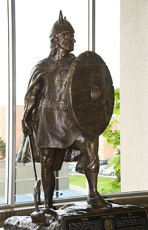 Thor statue in the Hart building foyer.