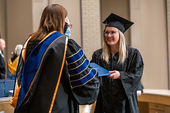 Convocation - Bus & Com - Dec. 2021