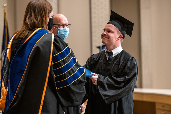 Convocation - Bus & Com - Dec. 2021