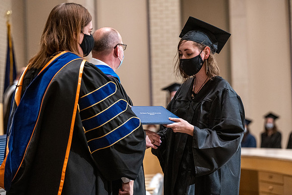 Convocation - Bus & Com - Dec. 2021