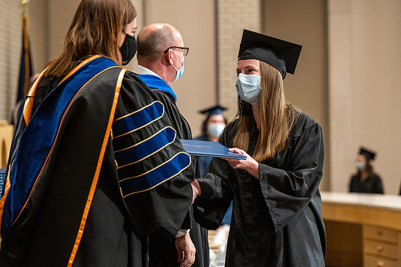 Convocation - Bus & Com - Dec. 2021