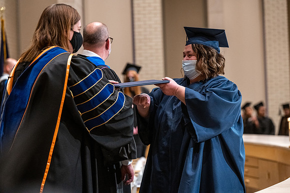 Convocation - Bus & Com - Dec. 2021